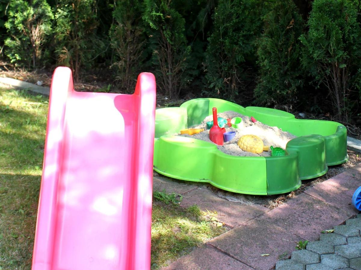 Pretty Bungalow In Neubukow With Garden, Roof 외부 사진